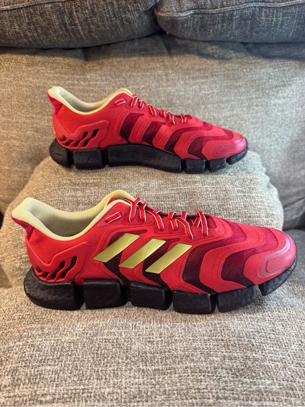 Adidas Climacool Vento Men’s  Scarlet Black Gold Size 13 #1Y3001